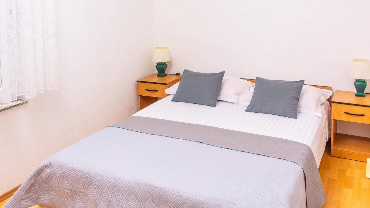 Planikovica Apartments Trogir Luaran gambar