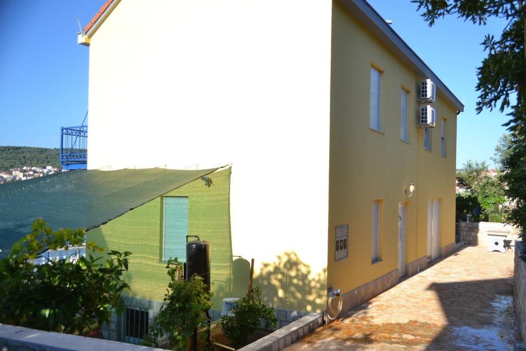 Planikovica Apartments Trogir Luaran gambar
